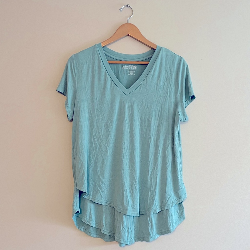 Latched Mama Boyfriend V-Neck Nursing Tee EUC